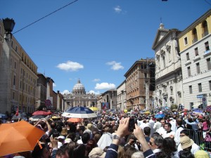 Áldoztatás csaknem 1 kilóméterre az oltártól.